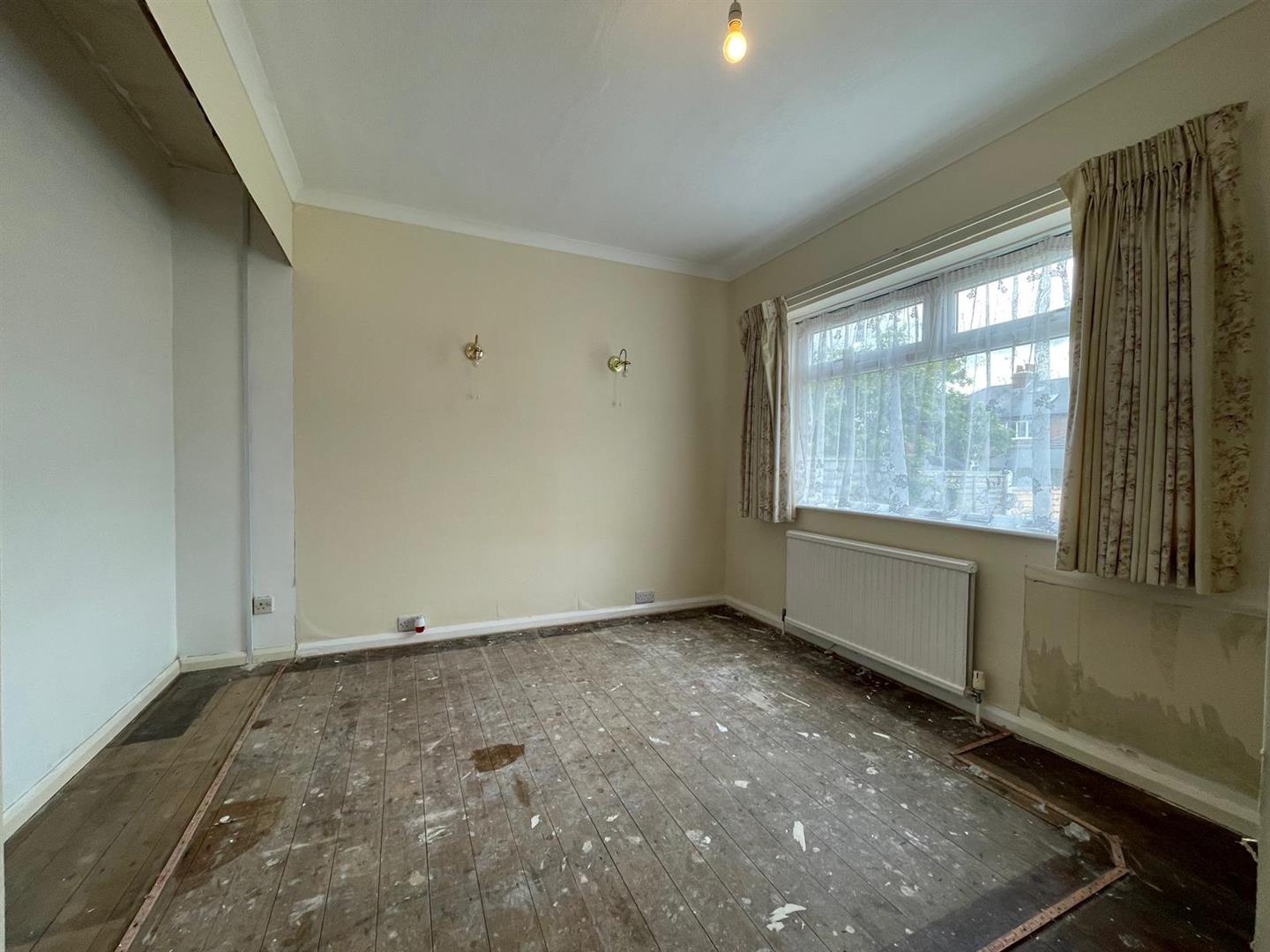 10 MILLFIELD AVENUE