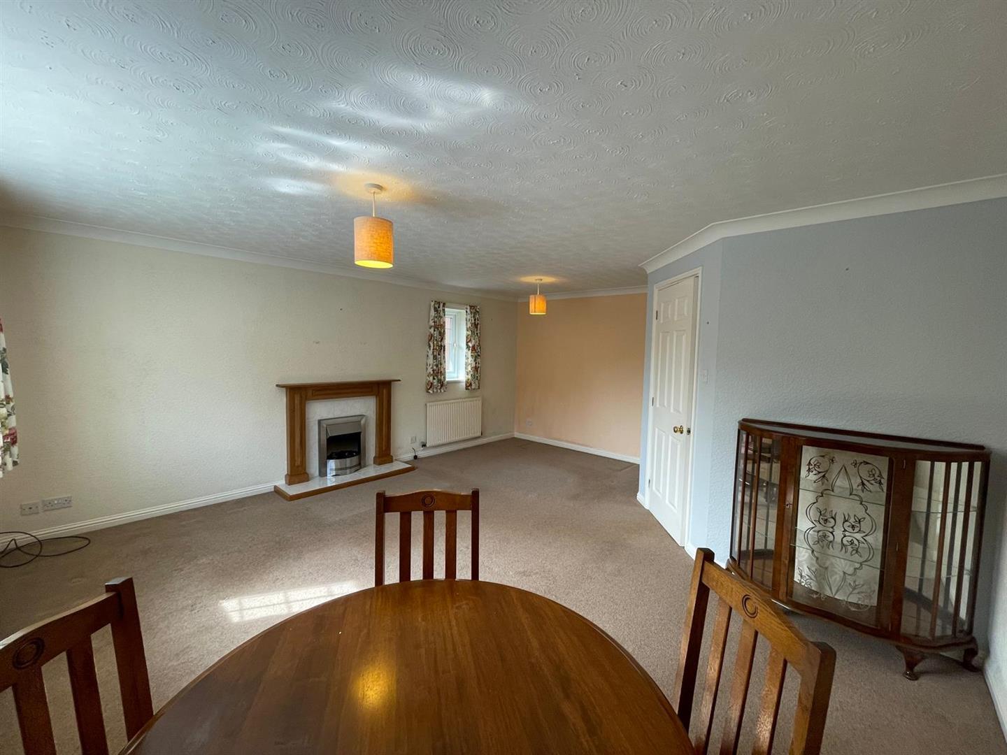 5 Honeysuckle Close
